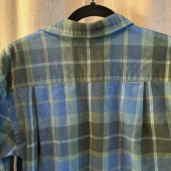 Lauren Ralph Lauren Petite Flannel, Size SP. Blue and Green Plaid. Brown buttons - Picture 4 of 7
